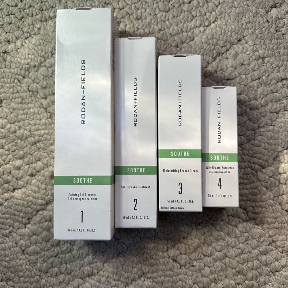 Rodan + Fields Soothe Skincare Set - White and Green